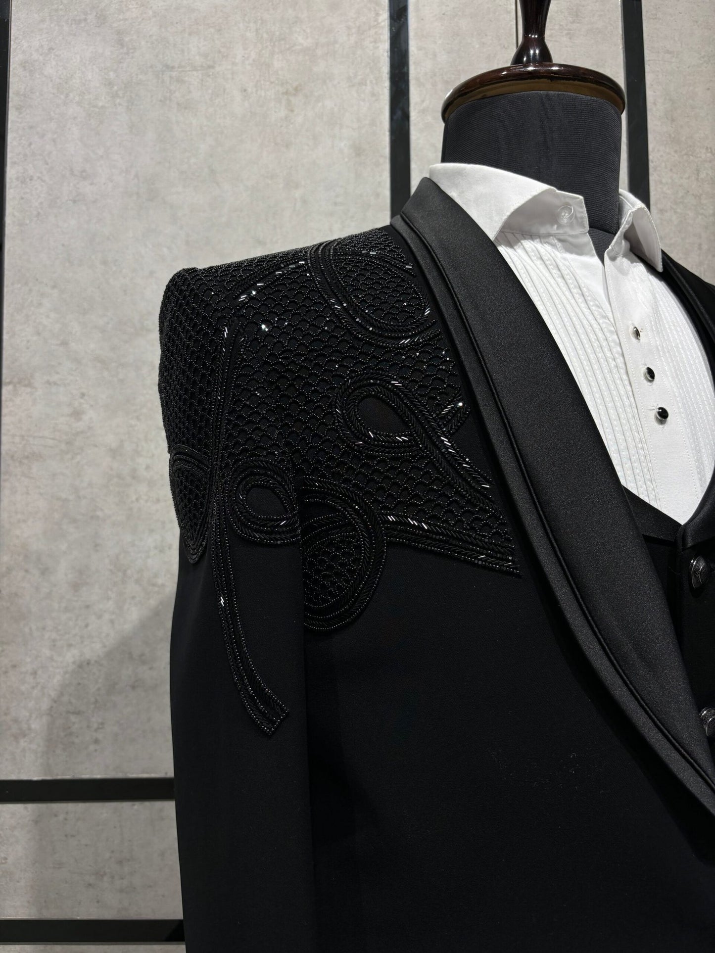 RUDRA DHRUVA 5-Piece Suit