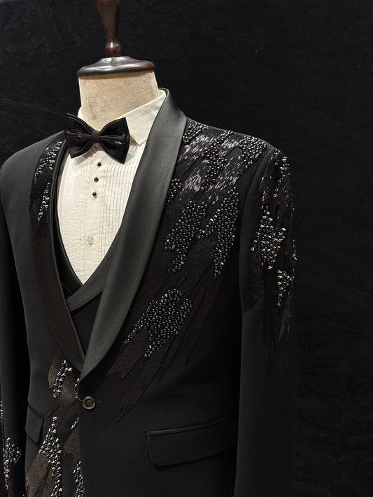 Rathnasanchaya 5-Piece Suit