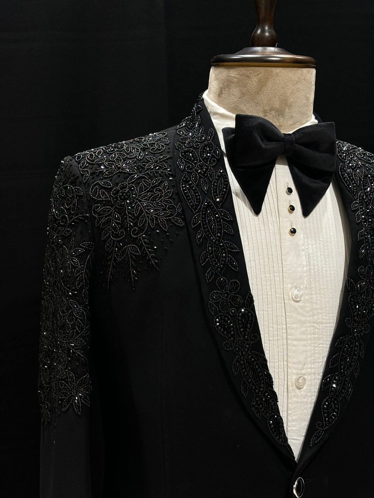 Rathna Kānana 4-Piece Suit