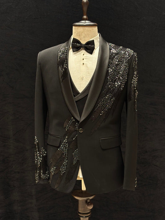 Rathnasanchaya 5-Piece Suit