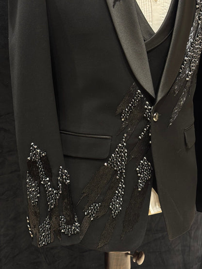 Rathnasanchaya 5-Piece Suit