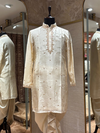 Kalyani Pushpa Pancha Kurta set with floral embroidered kurta, pancha and khanduva

