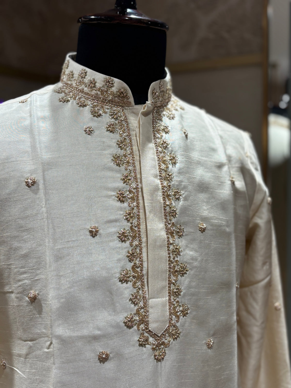The Kalyani Pushpa Pancha Kurta Set