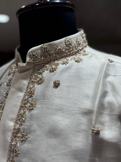 The Kalyani Pushpa Pancha Kurta Set